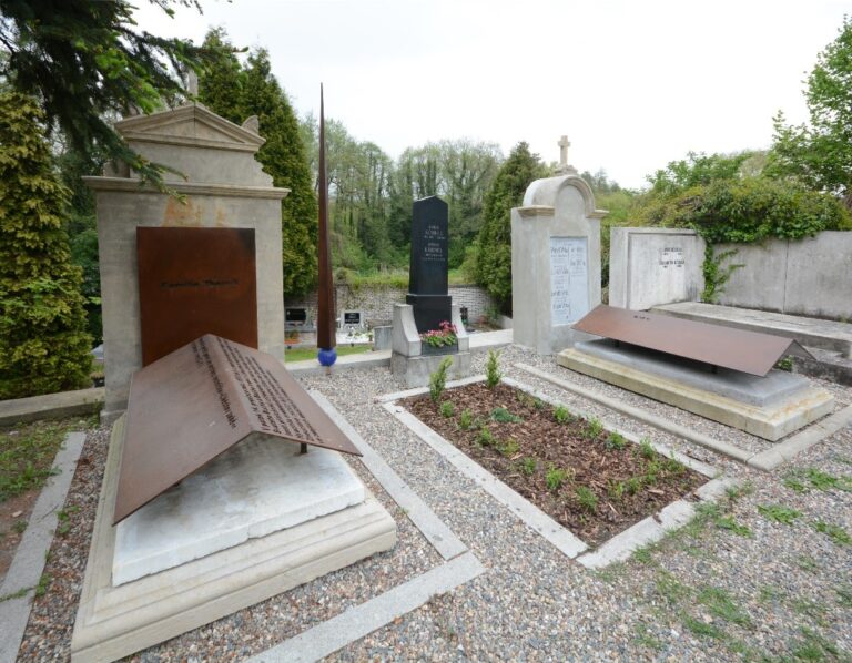 Realizace památníku na liběchovském hřbitově